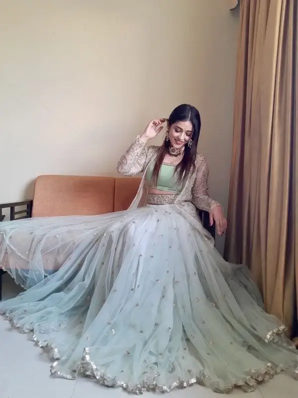 BEAUTIFUL INDIAN ACTRESS PRIYANKA JAWALKAR IN GREEN LEHENGA CHOLI 2